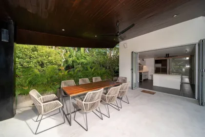 Spacious 4-Bedroom Villa with Pool in Layan