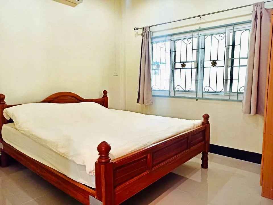 Encantadora casa privada amueblada de 2 habitaciones en alquiler en Chalong