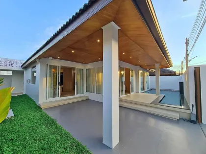 Modern 3-Bedroom Tropical Pool Villa for Rent in Thalang