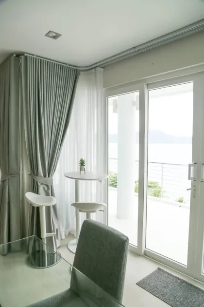 Penthouse de luxe 4 chambres en bord de mer à louer à Ao Yon