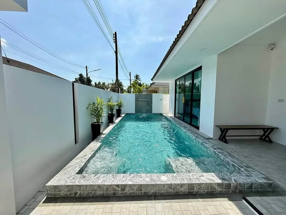 Villa rénovée avec piscine 3 chambres à louer à Choengtalay