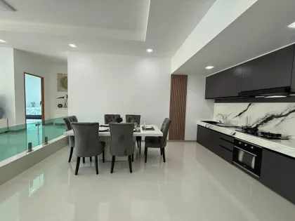Villa rénovée avec piscine 3 chambres à louer à Choengtalay