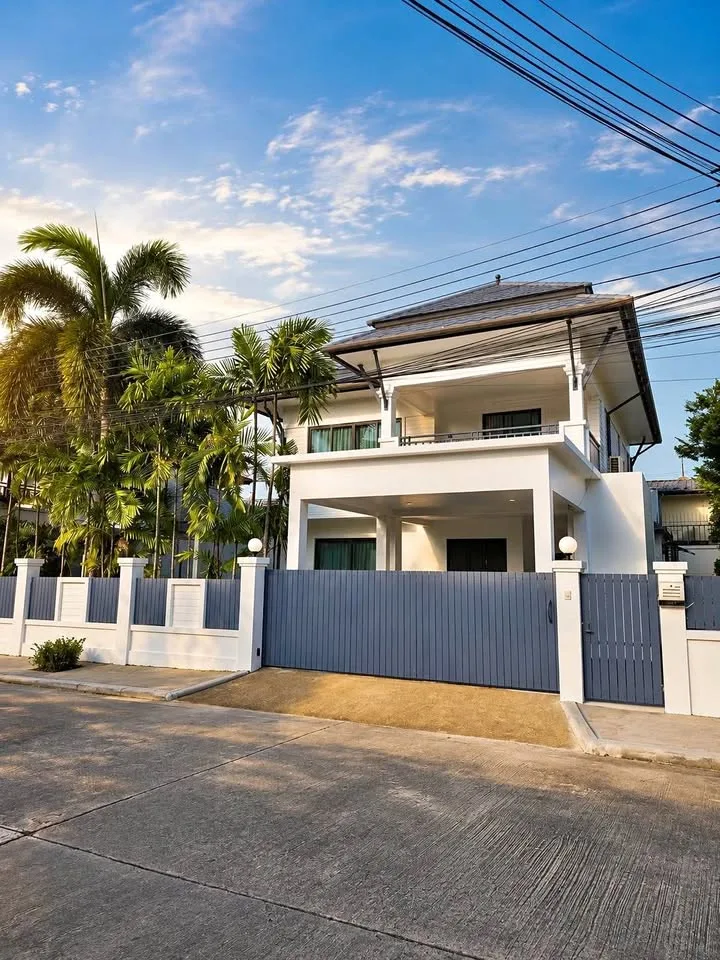 Роскошная вилла с бассейном в аренду в Permsup Villa, район Manik, Пхукет