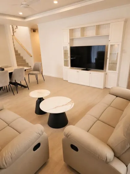 Роскошная вилла с бассейном в аренду в Permsup Villa, район Manik, Пхукет