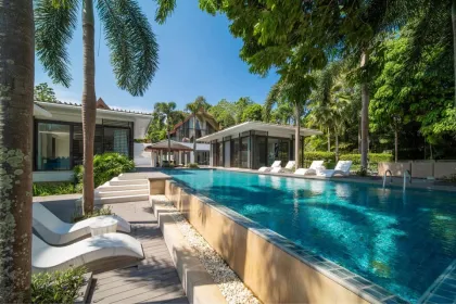 Роскошная 5-Спальная Вилла на Первой Линии в Yamu Residence Marina