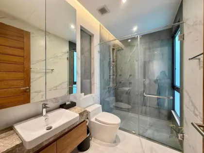 Privatpool-Villa mit 3 Schlafzimmern und 5 Bädern in Bang Tao zu vermieten