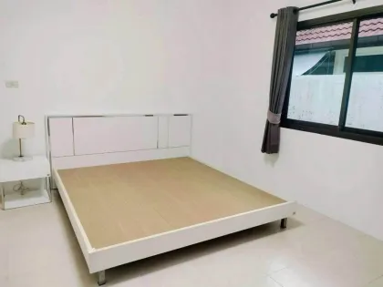 3 Schlafzimmer, 2 Badezimmer Einfamilienhaus zur Miete in Mueang Mai, Thalang