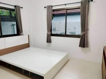 3 Schlafzimmer, 2 Badezimmer Einfamilienhaus zur Miete in Mueang Mai, Thalang