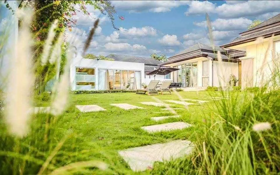 5-Bedroom Luxury Villa Near Layan Beach for Rent