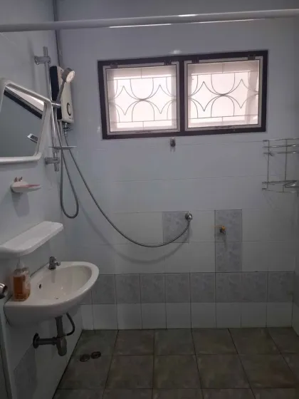 Таунхаус с 2 спальнями и 1,5 ванными в аренду в Вичит, Пхукет Таун