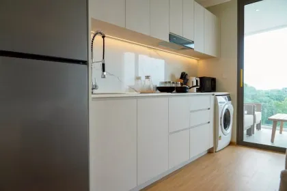 Апартаменты с 1 спальней и видом на озеро в аренду в The Aqua Condo, Чернг Талай