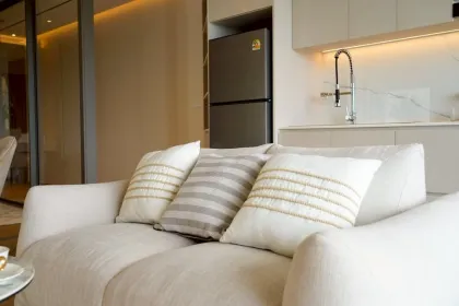 Апартаменты с 1 спальней и видом на озеро в аренду в The Aqua Condo, Чернг Талай
