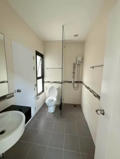 Charming 3-Bedroom Detached House for Rent in Grand Boat Plaza, Patong