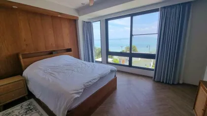 Luxuriöse Meerblick-Poolvilla in Ao Po mit 3 Schlafzimmern und 3 Bädern