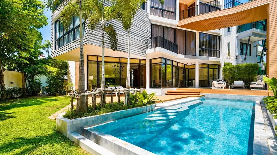 Роскошная вилла с 4 спальнями и 5 ванными, бассейн, Green Mile Villa, Пхукет