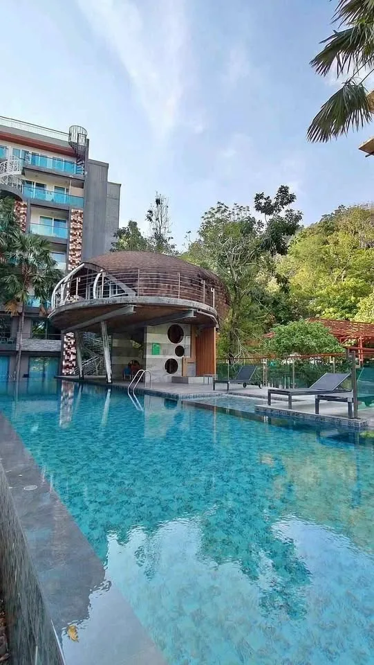 Квартира с 1 спальней и видом на бассейн в The Emerald Terrace, Патонг