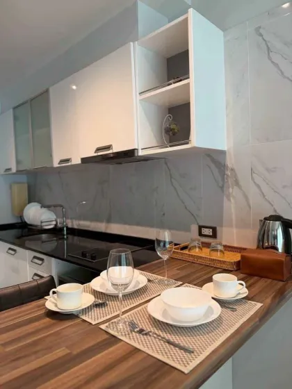 Квартира с 1 спальней и видом на бассейн в The Emerald Terrace, Патонг