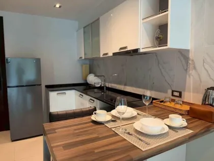 Квартира с 1 спальней и видом на бассейн в The Emerald Terrace, Патонг
