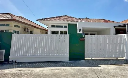 3 Schlafzimmer 2 Badezimmer Doppelhaushälfte zur Miete, Villa Chaofa 2, Thalang