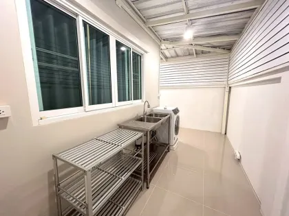 3 Schlafzimmer 2 Badezimmer Doppelhaushälfte zur Miete, Villa Chaofa 2, Thalang