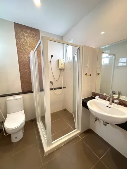 3 Schlafzimmer 2 Badezimmer Doppelhaushälfte zur Miete, Villa Chaofa 2, Thalang