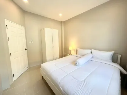 3 Schlafzimmer 2 Badezimmer Doppelhaushälfte zur Miete, Villa Chaofa 2, Thalang