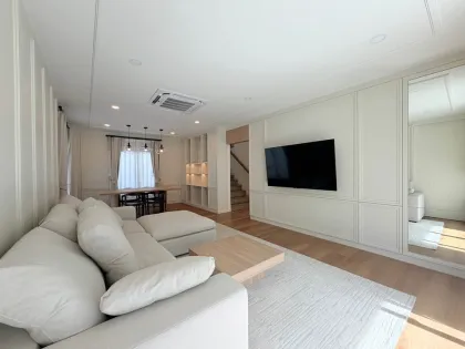 Moderne Luxusvilla mit 4 Schlafzimmern zur Miete in Kathu – Nähe Patong