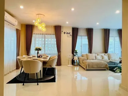 Villa 3 Chambres 3 Salles de Bain à Louer au Palm Kathu–Patong Village, Cherng Talay