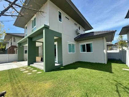 Новая вилла с 3 спальнями и кабинетом в аренду в Saransiri Retreat