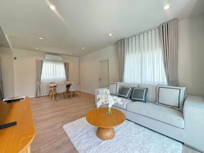 Новая вилла с 3 спальнями и кабинетом в аренду в Saransiri Retreat