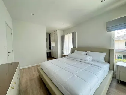 Новая вилла с 3 спальнями и кабинетом в аренду в Saransiri Retreat