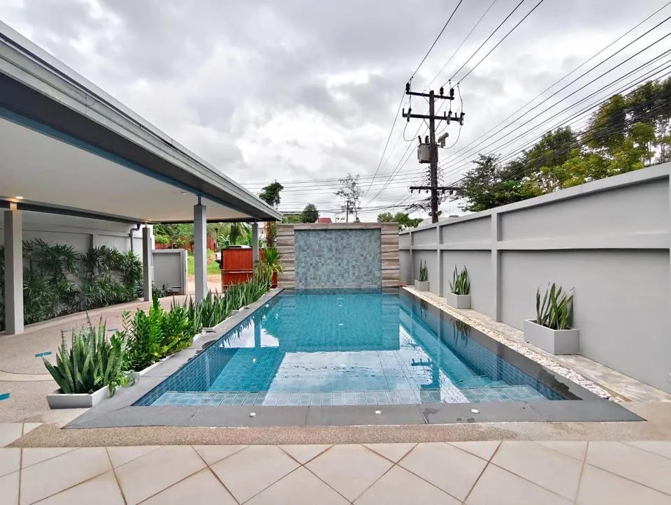3 Schlafzimmer 3 Badezimmer Poolvilla zur Miete nahe Bangtao Beach, Phuket