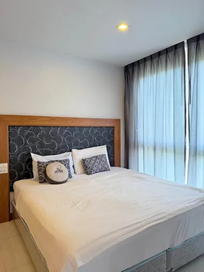 Modernes 1-Zimmer-Apartment mit Bergblick in Saiyuan Buri zu vermieten