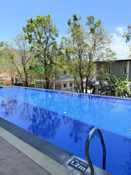 Modernes 1-Zimmer-Apartment mit Bergblick in Saiyuan Buri zu vermieten