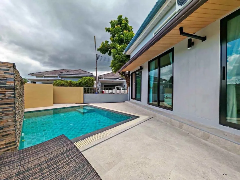 3-Bedroom Pool Villa in Kohkaew near British International School