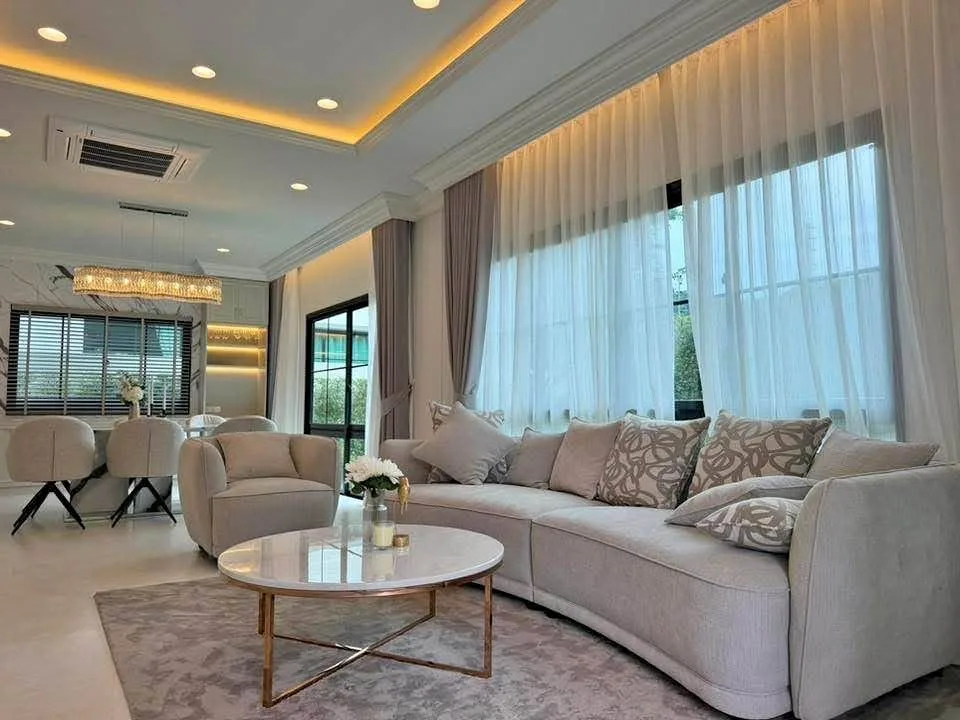 Luxury 4-Bedroom Villa for Rent in Setthasiri Kohkaew Retreat