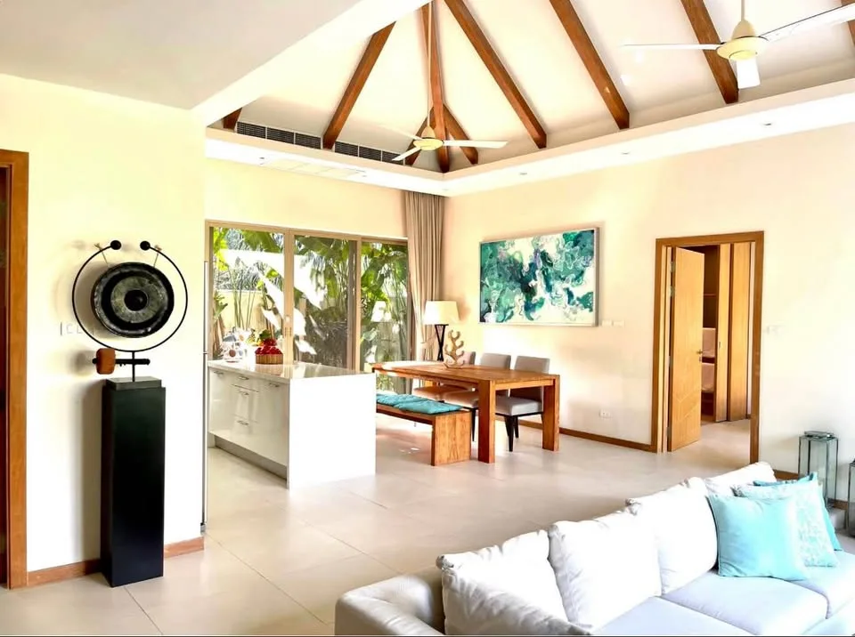 Villa privada con piscina de 3 dormitorios en alquiler cerca de playa Bangtao