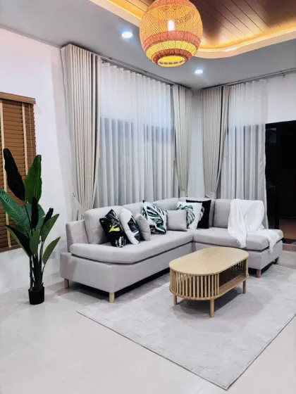 Maison d'Angle Rénovée 3 Chambres à Louer à Pa Klok, Phuket