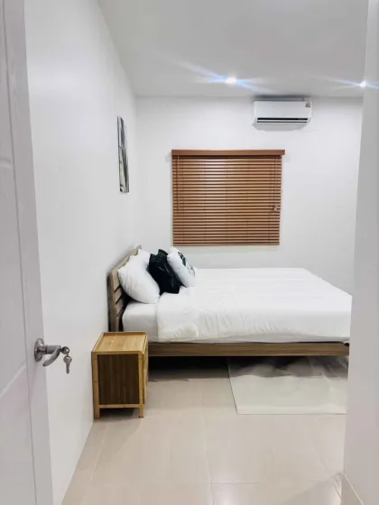 Maison d'Angle Rénovée 3 Chambres à Louer à Pa Klok, Phuket