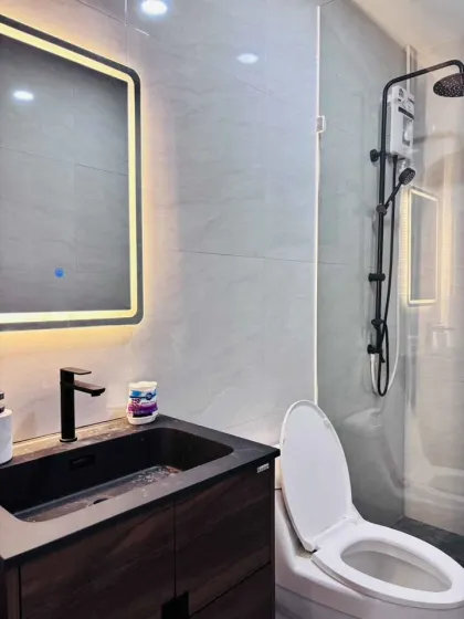 Maison d'Angle Rénovée 3 Chambres à Louer à Pa Klok, Phuket