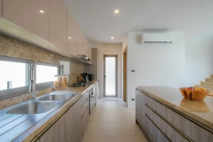 Вилла с 3 спальнями и 4 ванными в Zenithy Villas, Чонг Тхале