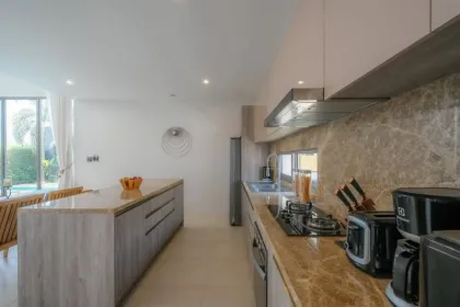 Вилла с 3 спальнями и 4 ванными в Zenithy Villas, Чонг Тхале