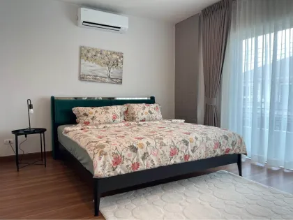 Современная вилла с 4 спальнями в аренду в Supalai Palm Spring, Bang Jo
