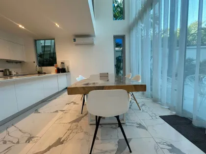 Villa spacieuse de 4 chambres à louer à Pasak, Phuket Town