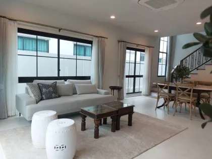 Villa de lujo nueva en Setthasiri Koh Kaew