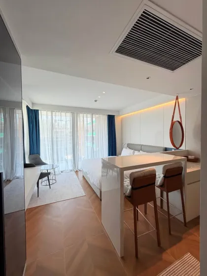Современная студия рядом с пляжем в Sunshine Beach Residences