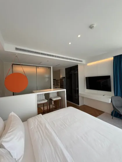 Современная студия рядом с пляжем в Sunshine Beach Residences