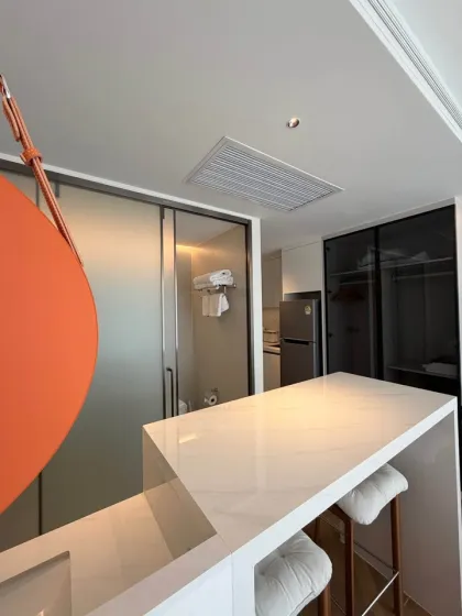 Современная студия рядом с пляжем в Sunshine Beach Residences