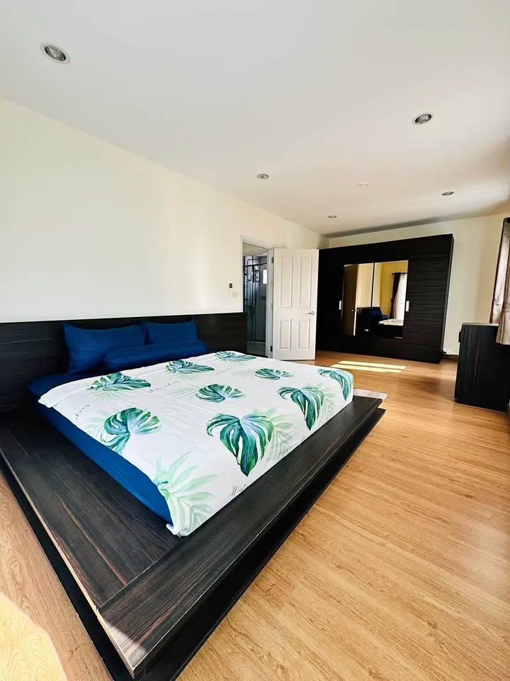 Neu renoviertes Eckhaus mit 3 Schlafzimmern und 2 Bädern, privat, The Plant Kathu