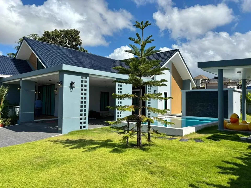 Villa de luxe 3 chambres avec piscine à louer à Cherng Talay